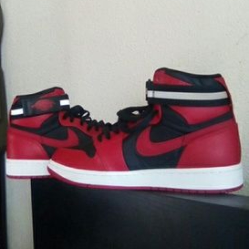 9 1/2 Retro Air Jordan 1 High Strap Banned Bred